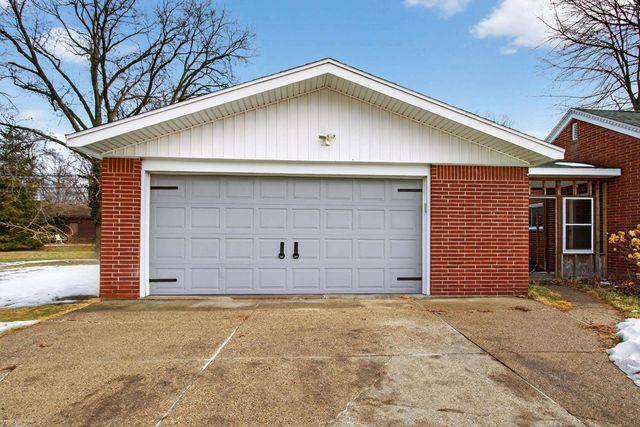 28540 Roan Drive, Warren, MI 48093