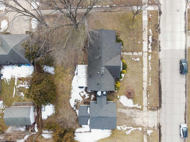 28540 Roan Drive, Warren, MI 48093