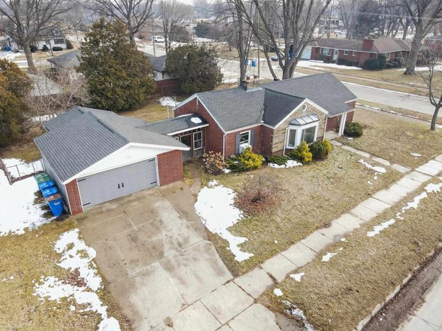 28540 Roan Drive, Warren, MI 48093