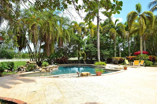 6200 SW 183rd Way, Southwest Ranches, FL 33331