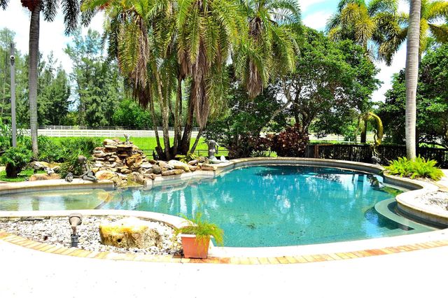6200 SW 183rd Way, Southwest Ranches, FL 33331