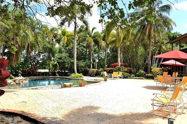 6200 SW 183rd Way, Southwest Ranches, FL 33331