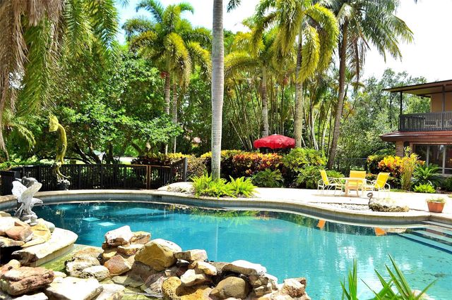 6200 SW 183rd Way, Southwest Ranches, FL 33331