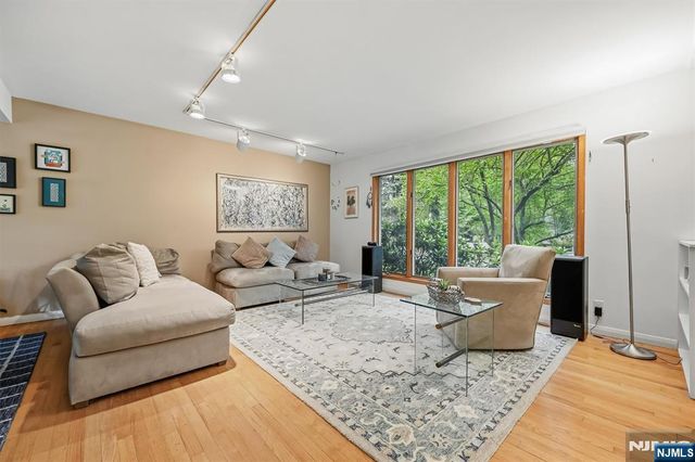 46 Standish Road, Hillsdale, NJ 07642