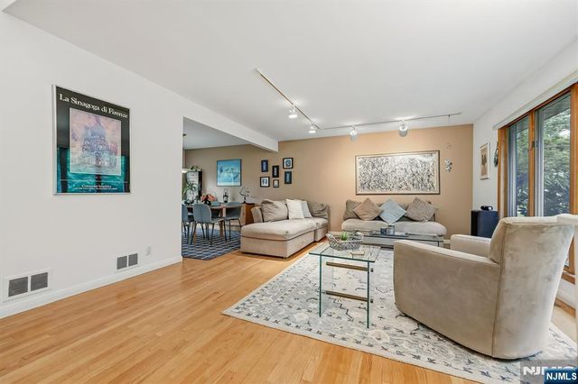 46 Standish Road, Hillsdale, NJ 07642