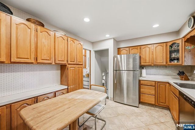 46 Standish Road, Hillsdale, NJ 07642
