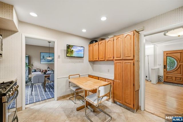 46 Standish Road, Hillsdale, NJ 07642