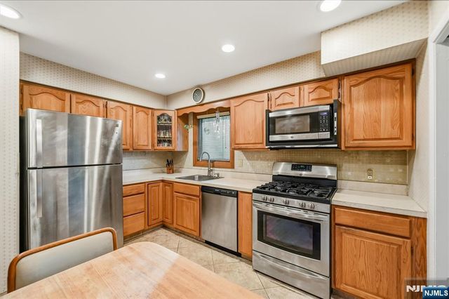 46 Standish Road, Hillsdale, NJ 07642