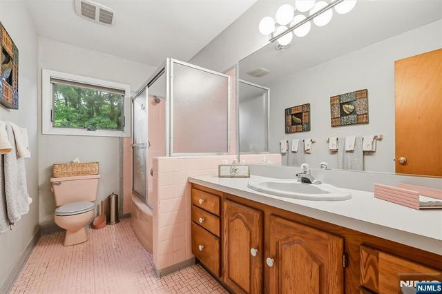 46 Standish Road, Hillsdale, NJ 07642