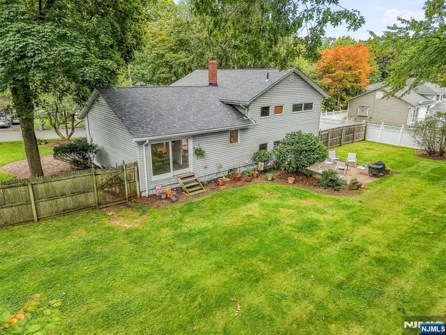 46 Standish Road, Hillsdale, NJ 07642