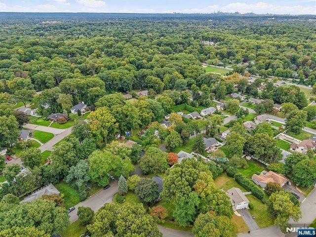 46 Standish Road, Hillsdale, NJ 07642