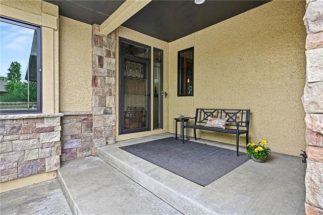 19405 W 102nd Street, Lenexa, KS 66220