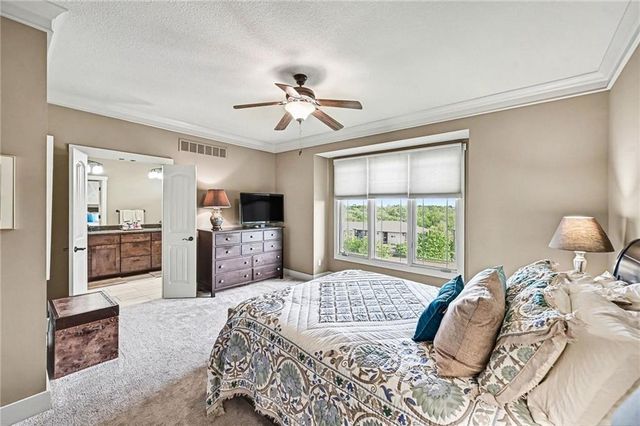 19405 W 102nd Street, Lenexa, KS 66220