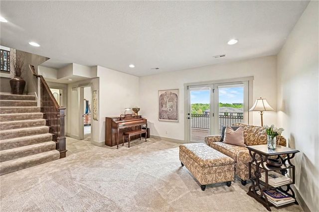 19405 W 102nd Street, Lenexa, KS 66220