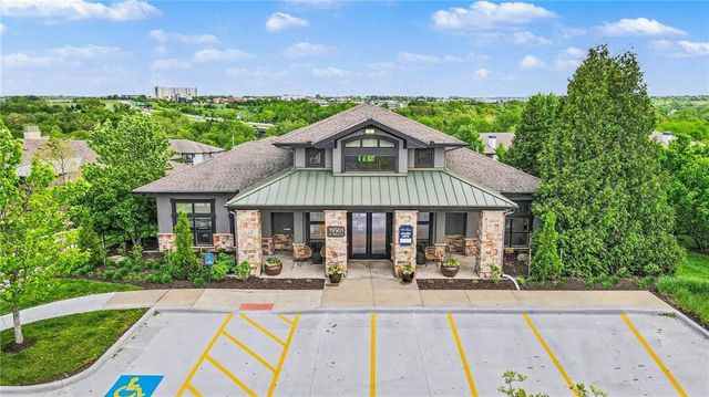 19405 W 102nd Street, Lenexa, KS 66220