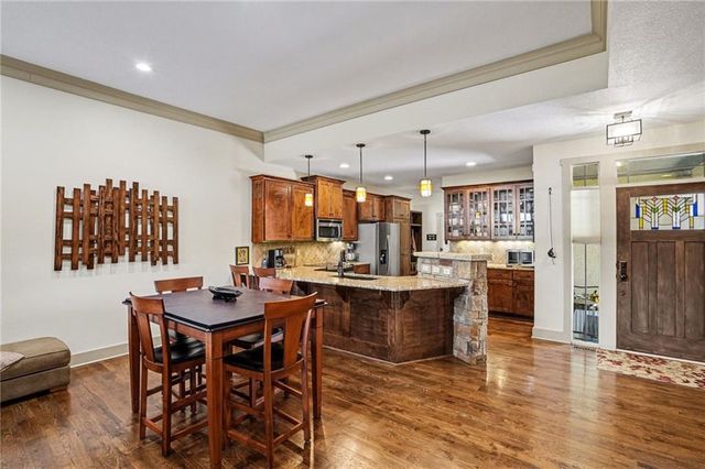 19405 W 102nd Street, Lenexa, KS 66220