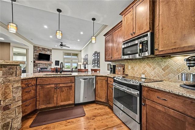 19405 W 102nd Street, Lenexa, KS 66220