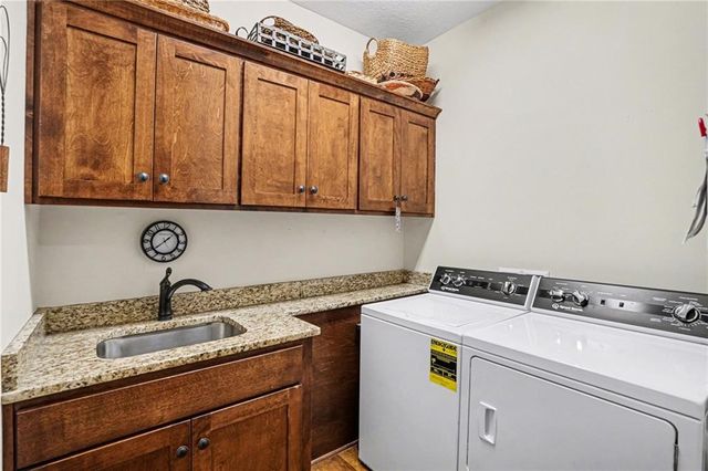 19405 W 102nd Street, Lenexa, KS 66220