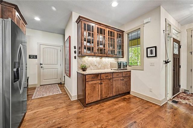 19405 W 102nd Street, Lenexa, KS 66220