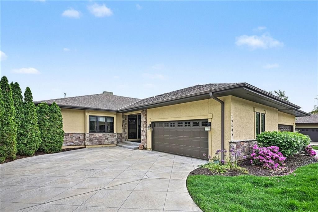 19405 W 102nd Street, Lenexa, KS 66220