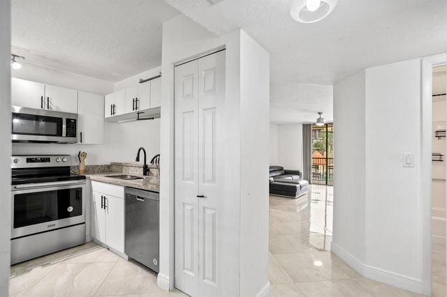 10401 W Broward Boulevard 209, Plantation, FL 33324