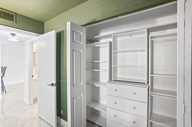 10401 W Broward Boulevard 209, Plantation, FL 33324