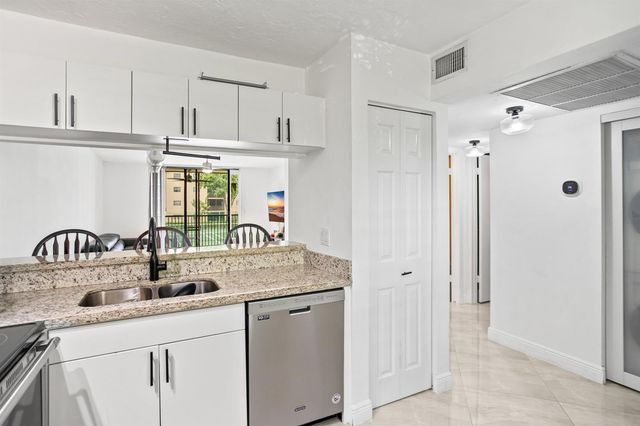 10401 W Broward Boulevard 209, Plantation, FL 33324