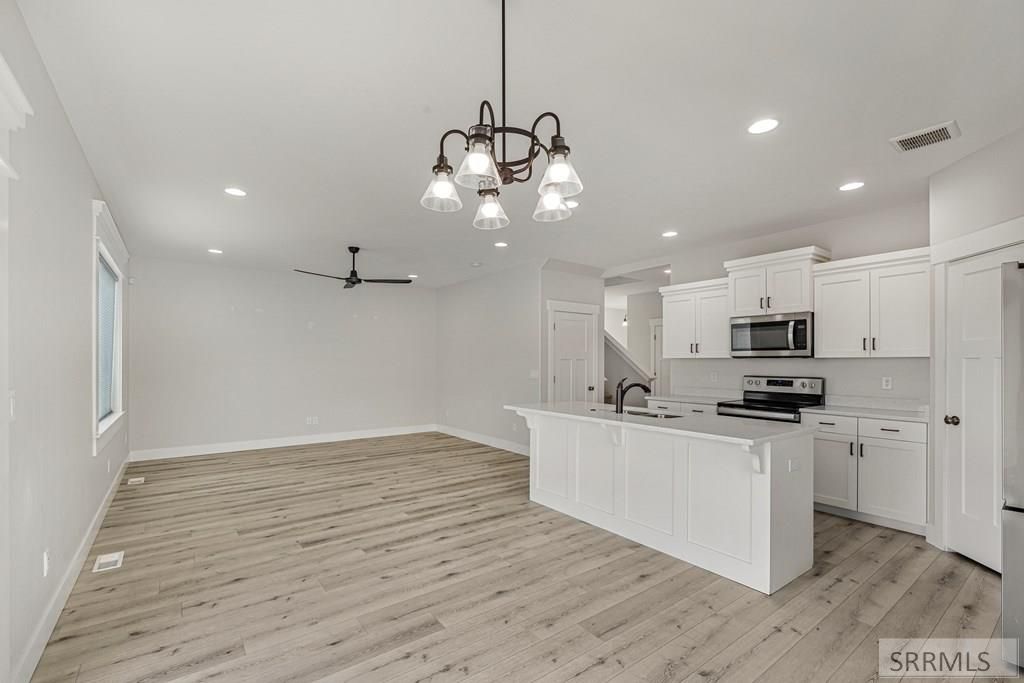 Image 10 of property listing at 671 Yarmouth Street, Idaho Falls, ID 83402