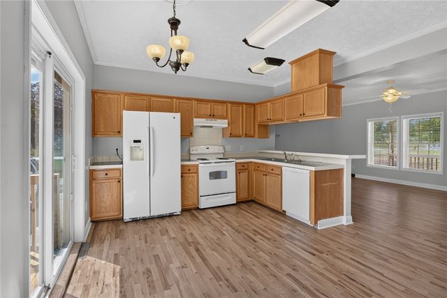 564 Fairfield Road, Walhalla, SC 29691