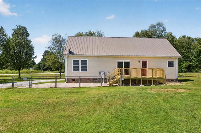 564 Fairfield Road, Walhalla, SC 29691