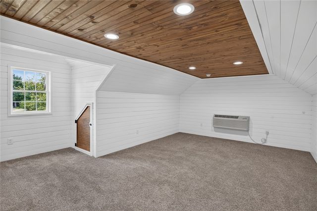 564 Fairfield Road, Walhalla, SC 29691