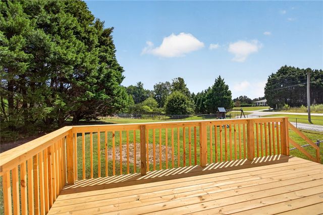 564 Fairfield Road, Walhalla, SC 29691