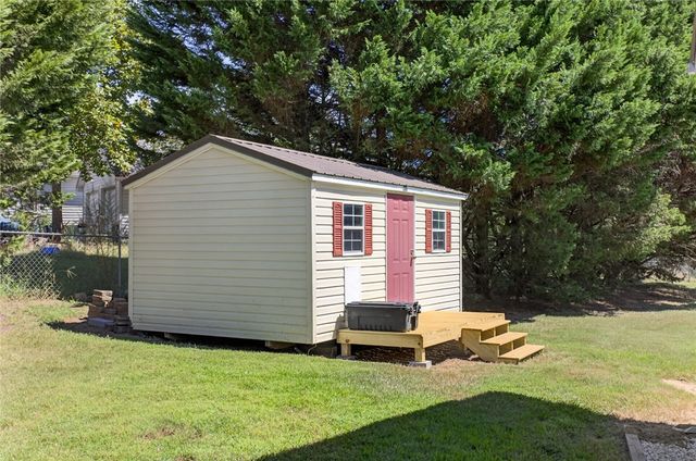 564 Fairfield Road, Walhalla, SC 29691