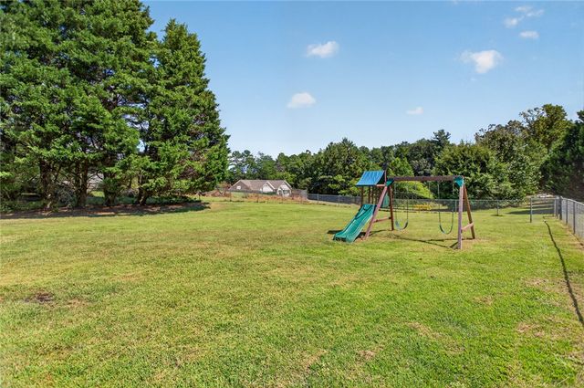 564 Fairfield Road, Walhalla, SC 29691