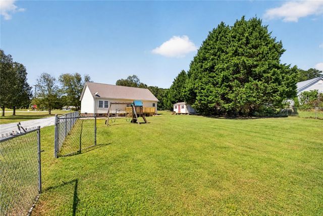 564 Fairfield Road, Walhalla, SC 29691