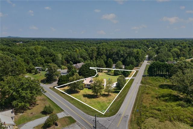 564 Fairfield Road, Walhalla, SC 29691