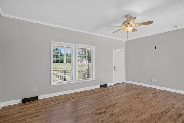 564 Fairfield Road, Walhalla, SC 29691