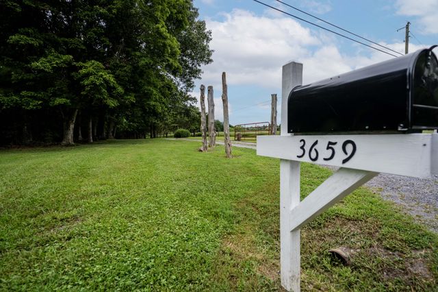 3659 Pea Ridge Rd, Liberty, TN 37095