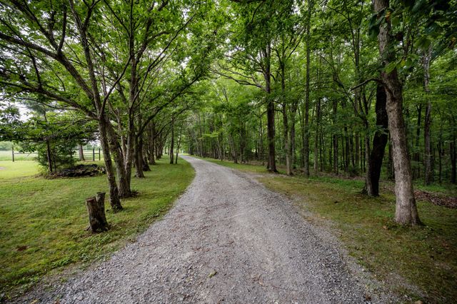 3659 Pea Ridge Rd, Liberty, TN 37095