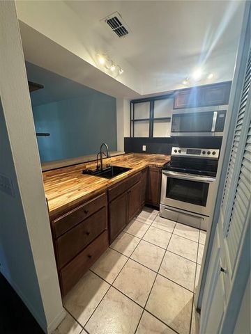 2900 S SEMORAN BOULEVARD 1, Orlando, FL 32822