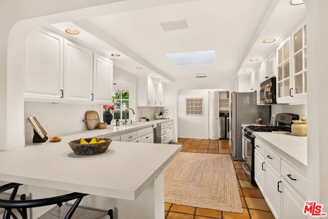 2321 Manning Avenue, Los Angeles, CA 90064