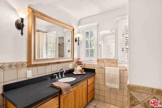 2321 Manning Avenue, Los Angeles, CA 90064