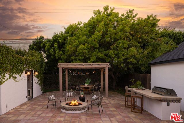 2321 Manning Avenue, Los Angeles, CA 90064