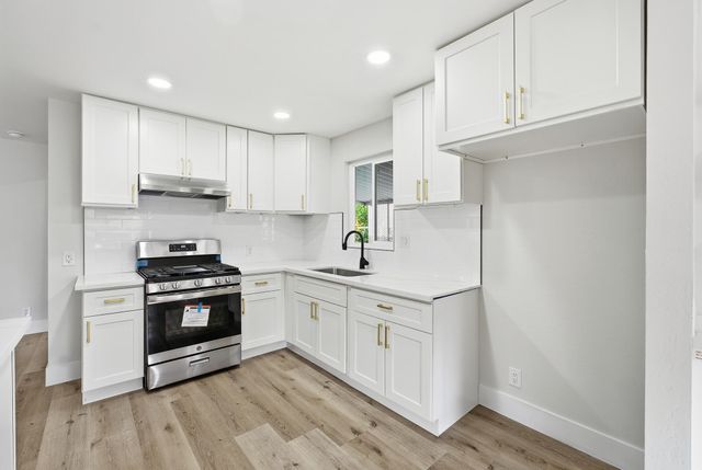 415 N Akers Street 47, Visalia, CA 93291