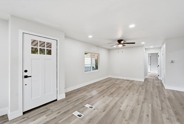 415 N Akers Street 47, Visalia, CA 93291