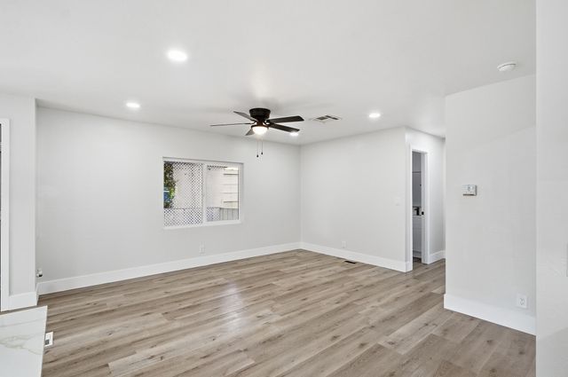 415 N Akers Street 47, Visalia, CA 93291