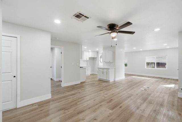 415 N Akers Street 47, Visalia, CA 93291