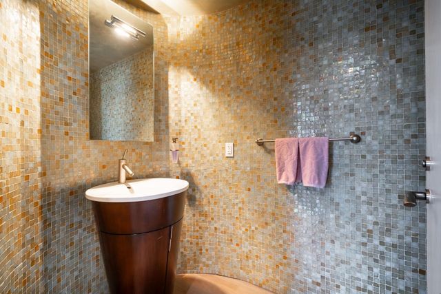 209 N Birch Road 1002, Fort Lauderdale, FL 33304