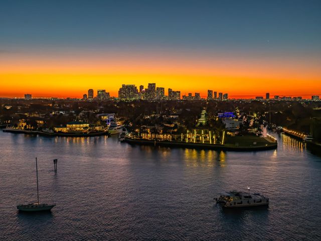 209 N Birch Road 1002, Fort Lauderdale, FL 33304