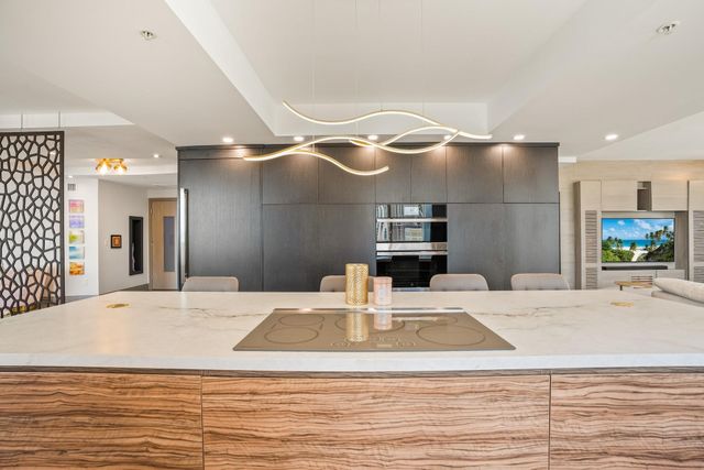 209 N Birch Road 1002, Fort Lauderdale, FL 33304